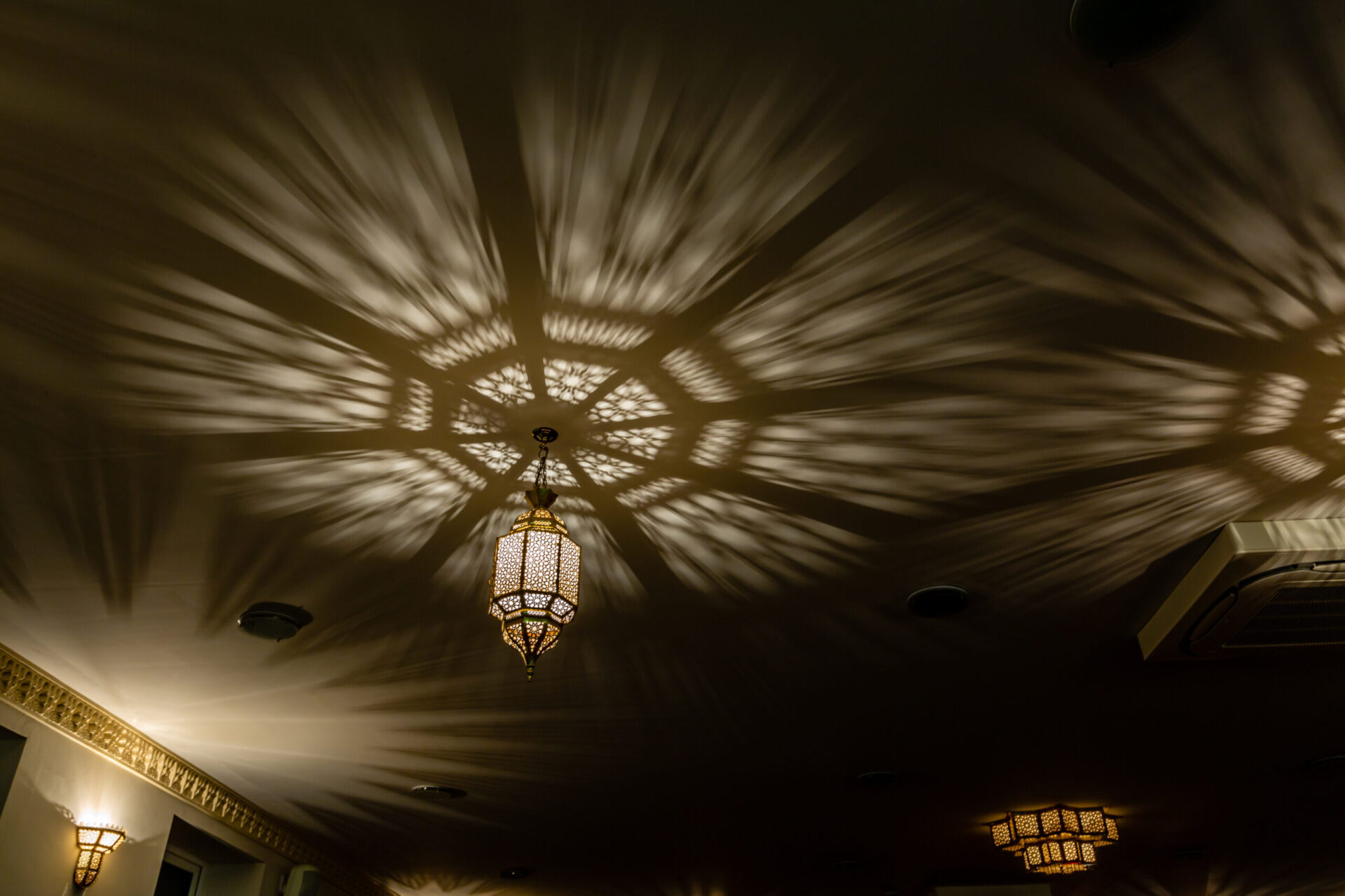 Decorative mosque lighting